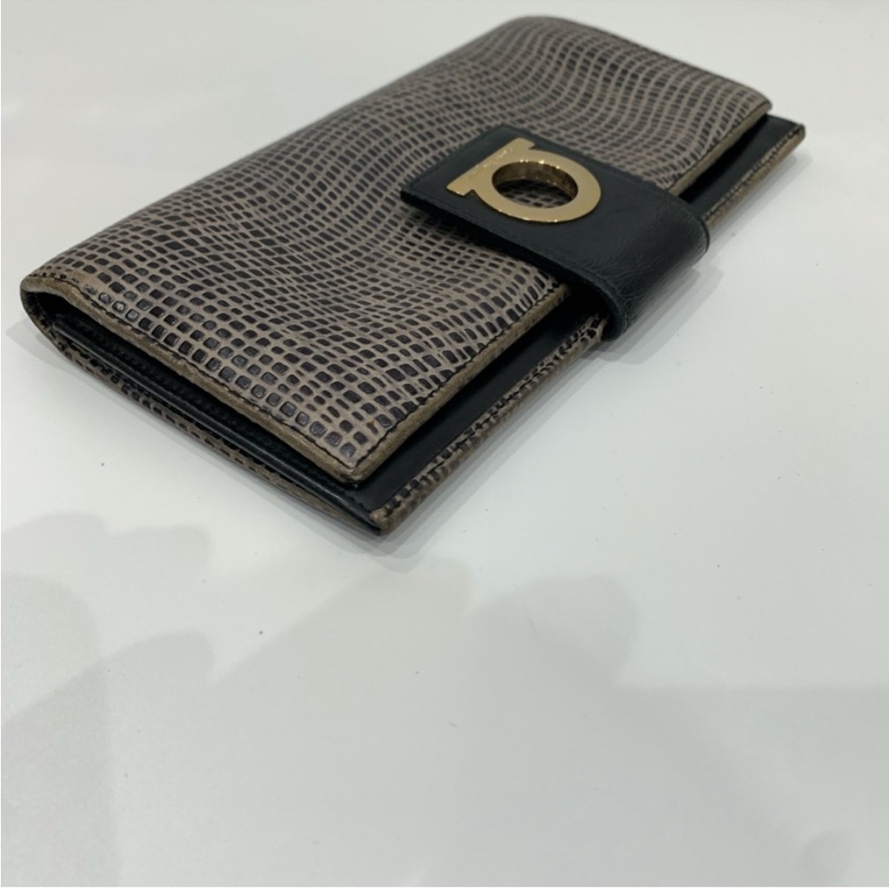 Ferragamo Gancini Long Wallet (Gently used) - Picture 5 of 15